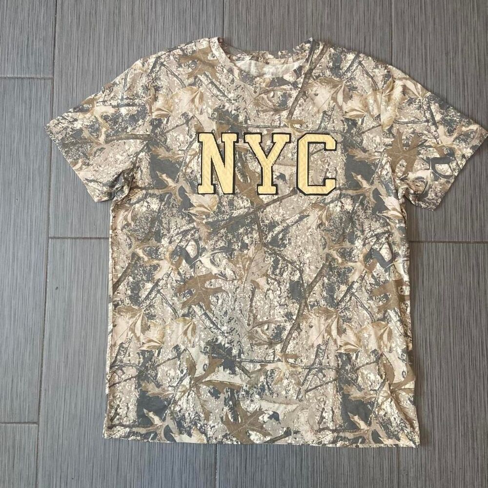 Aeropostale Men's multi T-shirt